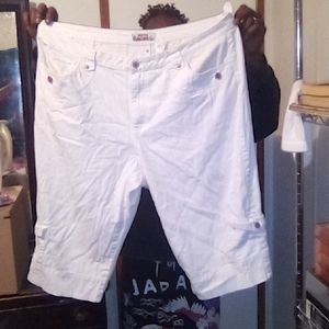Capris, size 20, white
